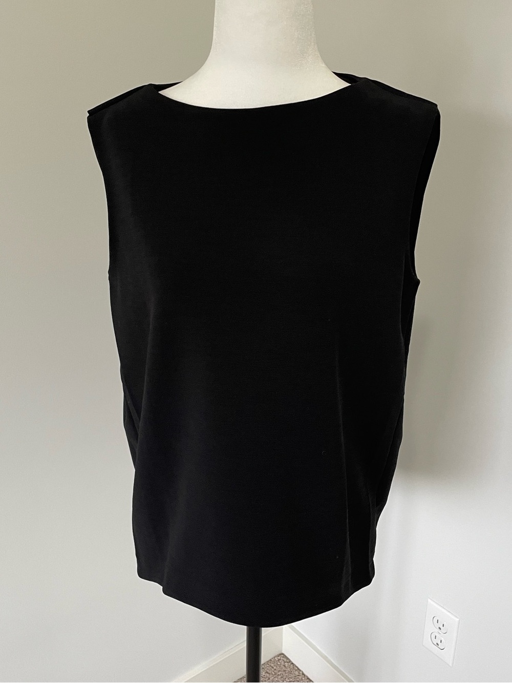Club Monaco Black Sculptural Top Chemise - Size Small - NWT